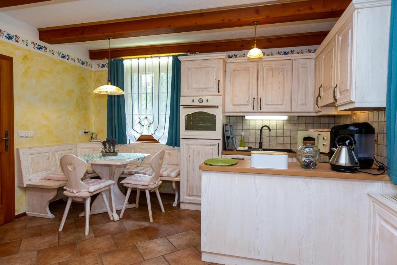 Apartment Pod Skalco Jesenice Eksteriør bilde