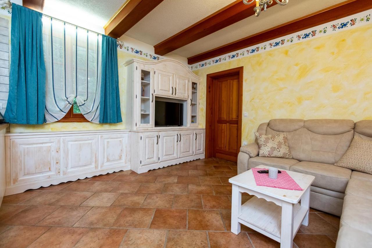 Apartment Pod Skalco Jesenice Eksteriør bilde